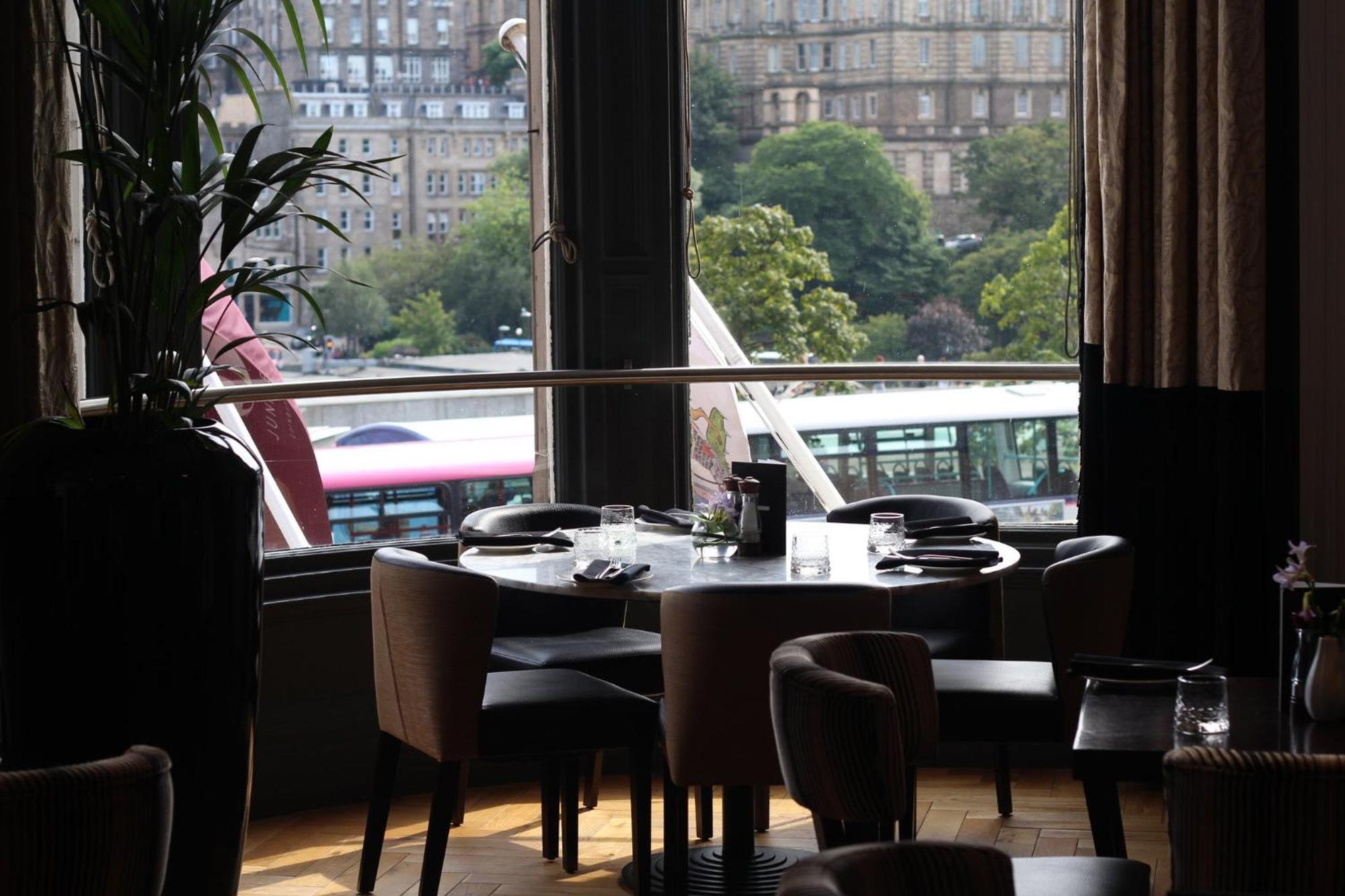 Hotel Indigo - Edinburgh - Princes Street By Ihg Екстер'єр фото